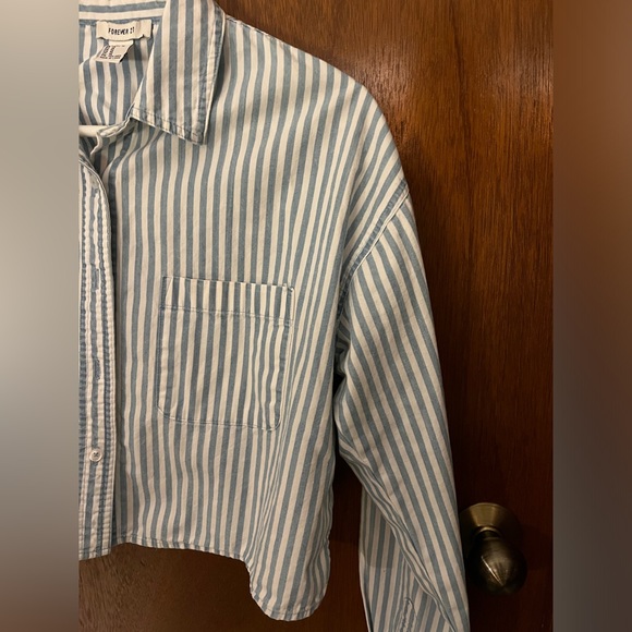 Striped cropped button up - Picture 2 of 4